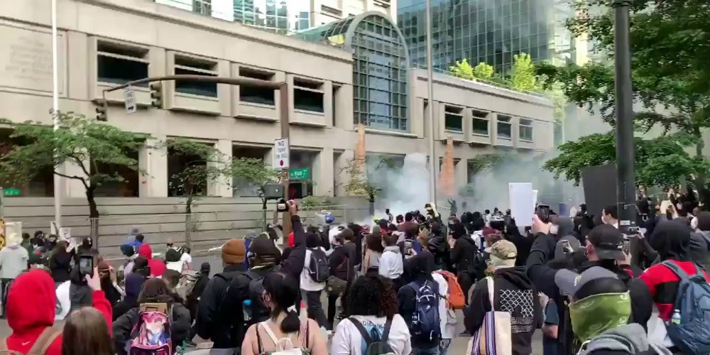 Portland Antifa tries to lock people in at Justice Center, then light it on fire